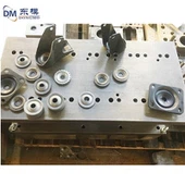 Matrica za vtiskovanje nosilca kolesca